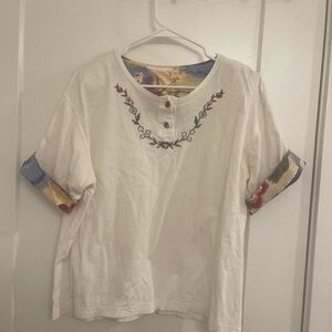 Vintage GrandmaCore Multicolor Embroidered White Short Sleeve Top 90s